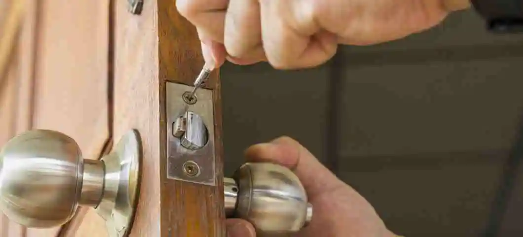 residential locksmith 1060x480 - Cambiar Cerraduras Alicante – Instalación, Reparación y Abrir